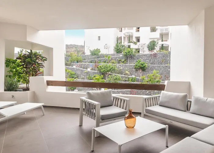 Ancor 1-1 Pool View 2b